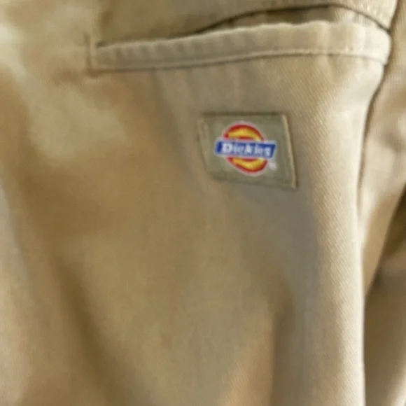 Dickies Khaki Shorts 34 VGUC - Picture 6 of 7
